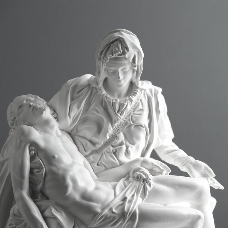 Sculpture de la Pietà de Michel-Ange – Statue Blanche (Musées du Vatican)