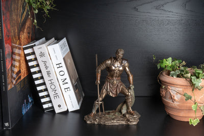 Statue du Gladiateur Retiarius – Maître du Filet et du Trident (Sculpture en Bronze à Froid)