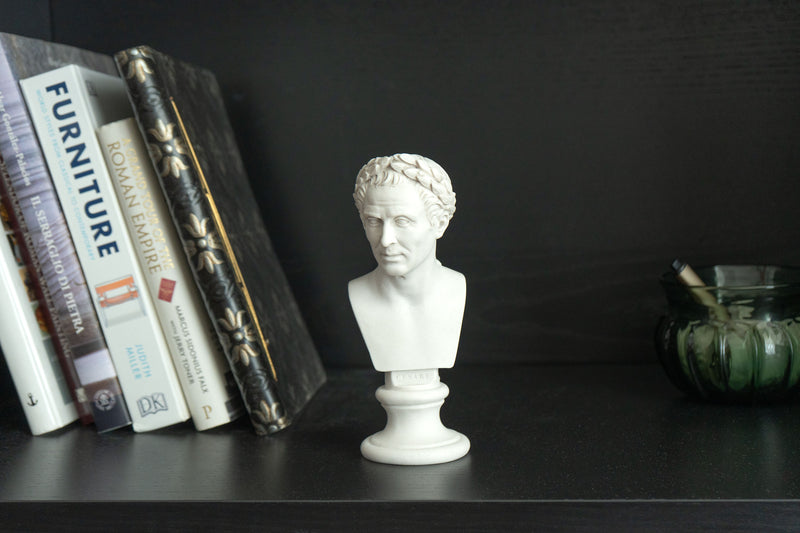 Buste Jules César – Avec couronne de laurier de victoire