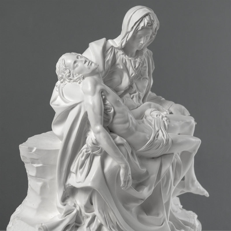 Sculpture de la Pietà de Michel-Ange – Statue Blanche (Musées du Vatican)