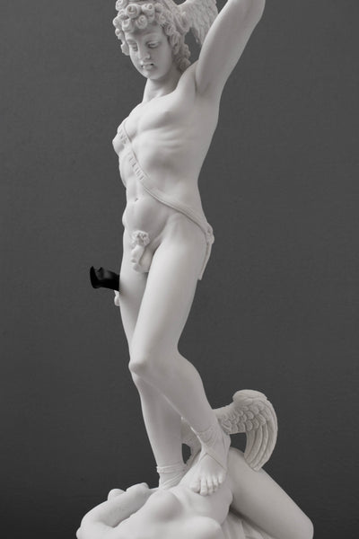 Statue Persée avec la tête de Méduse - sculpture en marbre