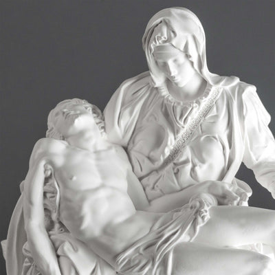 Sculpture de la Pietà de Michel-Ange – Statue Blanche (Musées du Vatican)