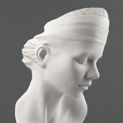 Sculpture buste Serenity – Représentation moderne d’une jeune femme