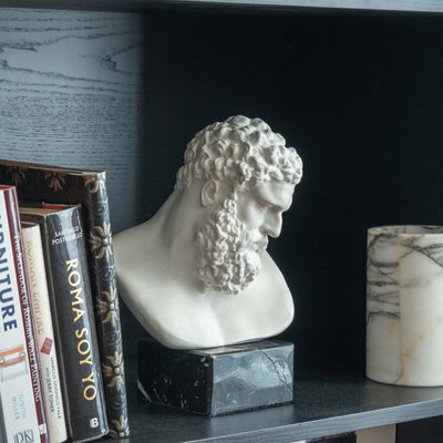 Buste d’Hercule sur Socle en Marbre Noir – Héros Grec de la Force et de la Puissance – Sculpture en Marbre