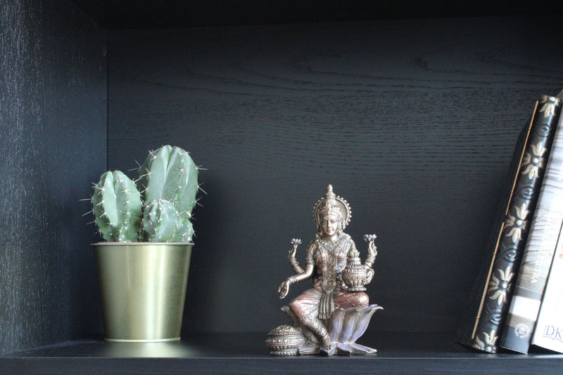 Statue de Lakshmi, déesse indienne (Sculpture en bronze moulé à froid)