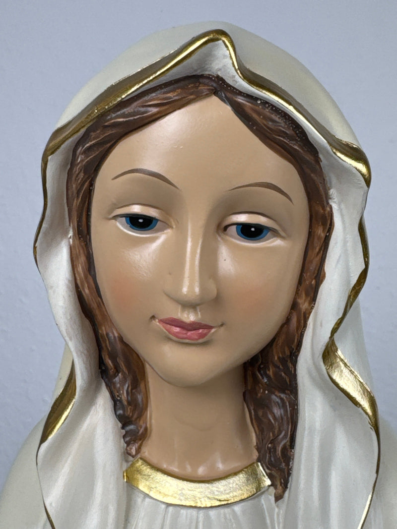 Statue de Notre-Dame de Lourdes