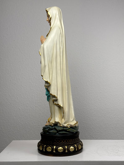 Statue de Notre-Dame de Lourdes