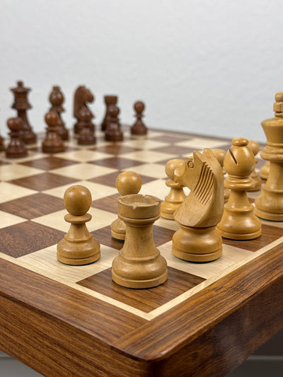 Jeu d’échecs en bois avec plateau (Moyen)