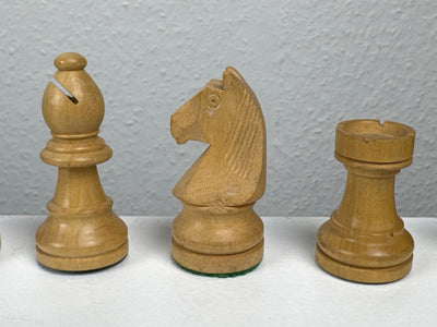 Jeu d’échecs en bois avec plateau (Moyen)