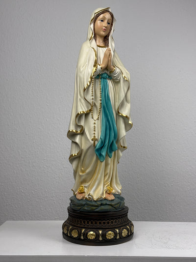 Statue de Notre-Dame de Lourdes