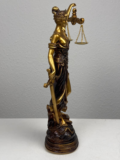 Sculpture de Dame Justice – Symbole de Loi et d’Équité (Laiton Patiné Noir)