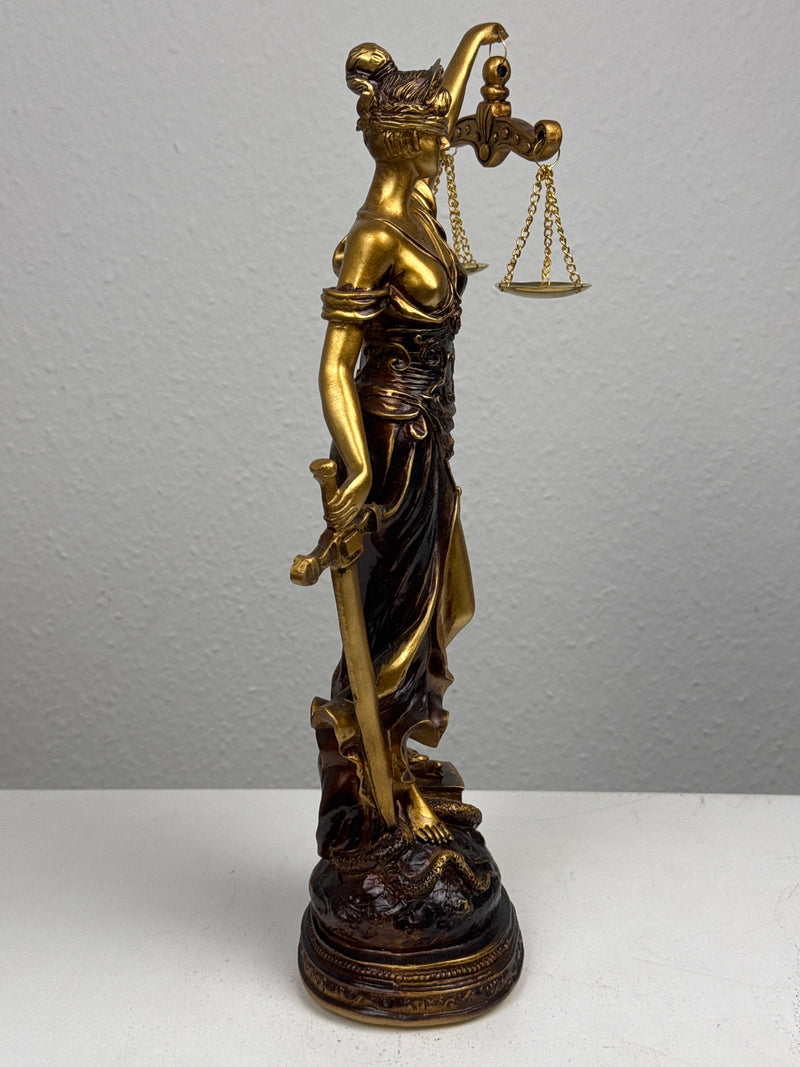 Sculpture de Dame Justice – Symbole de Loi et d’Équité (Laiton Patiné Noir)