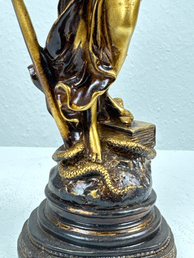 Sculpture de Dame Justice – Symbole de Loi et d’Équité (Petite, Laiton Patiné Noir)