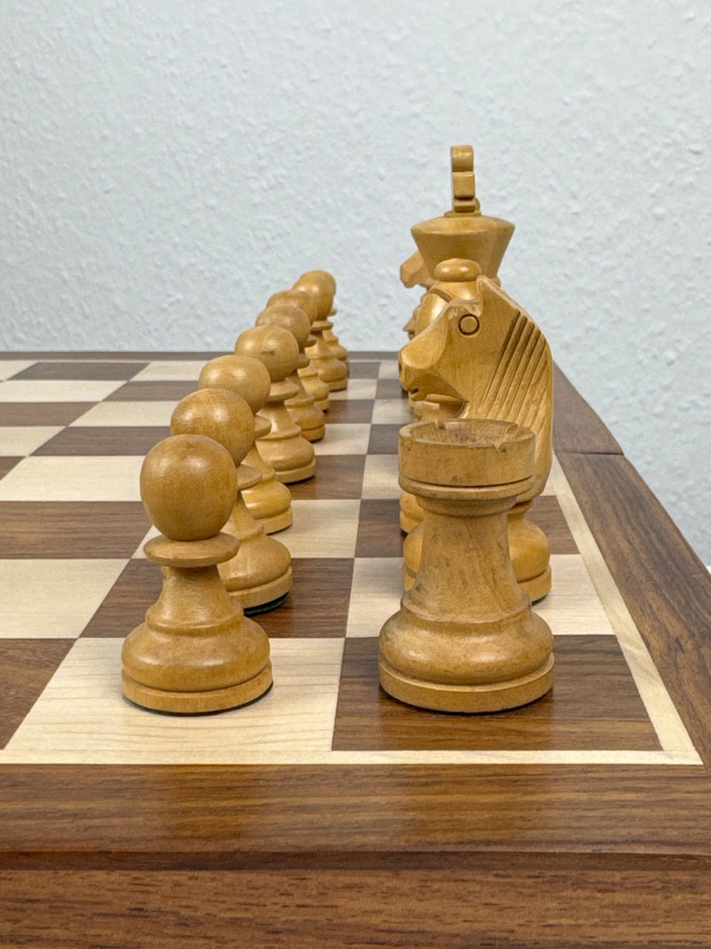 Jeu d’échecs en bois avec plateau (Moyen)