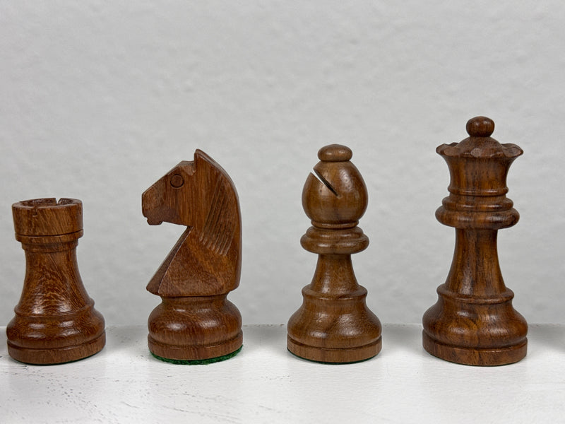 Jeu d’échecs en bois avec plateau (Moyen)