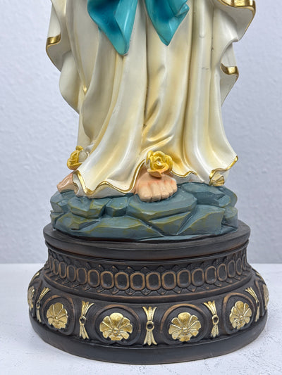 Statue de Notre-Dame de Lourdes