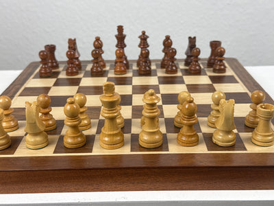 Jeu d’échecs en bois avec plateau (Petit)