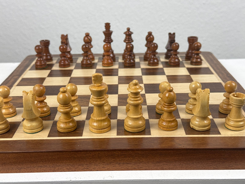 Jeu d’échecs en bois avec plateau (Petit)