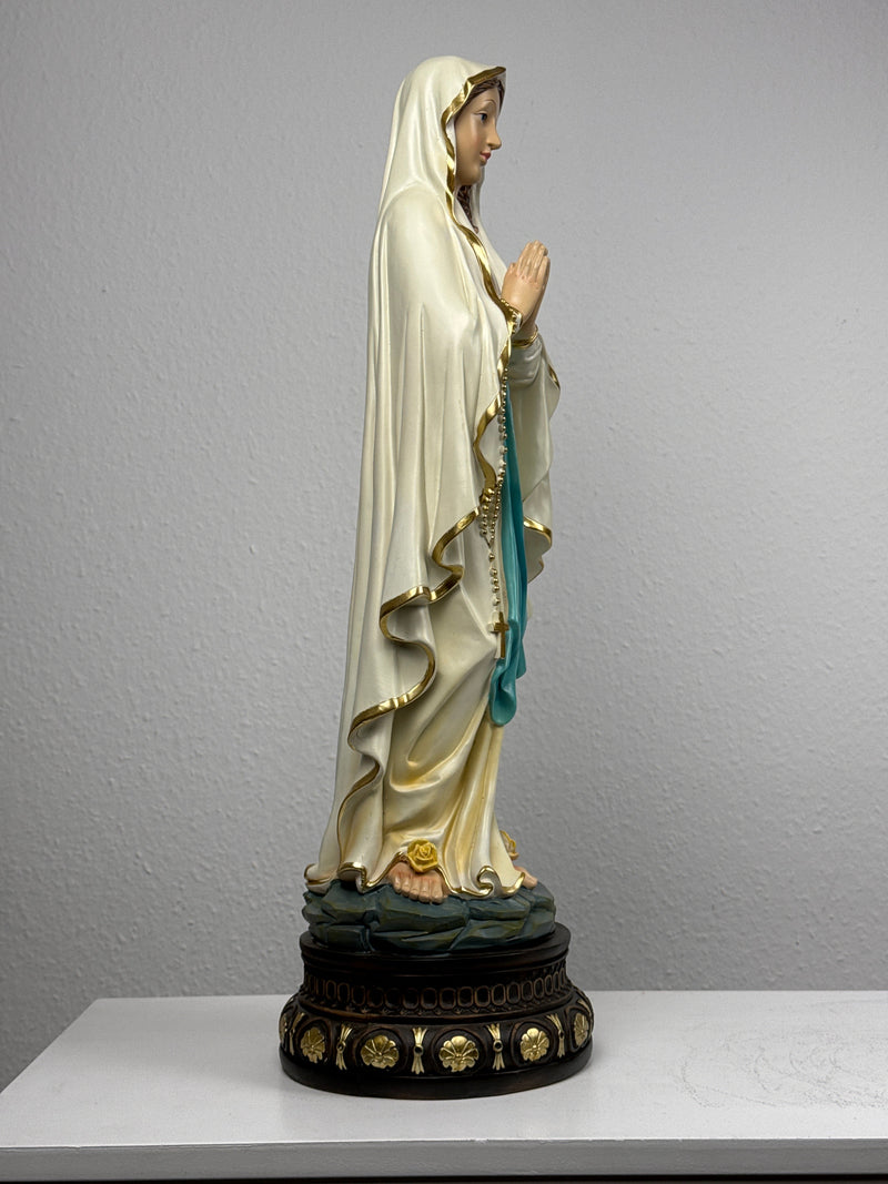 Statue de Notre-Dame de Lourdes