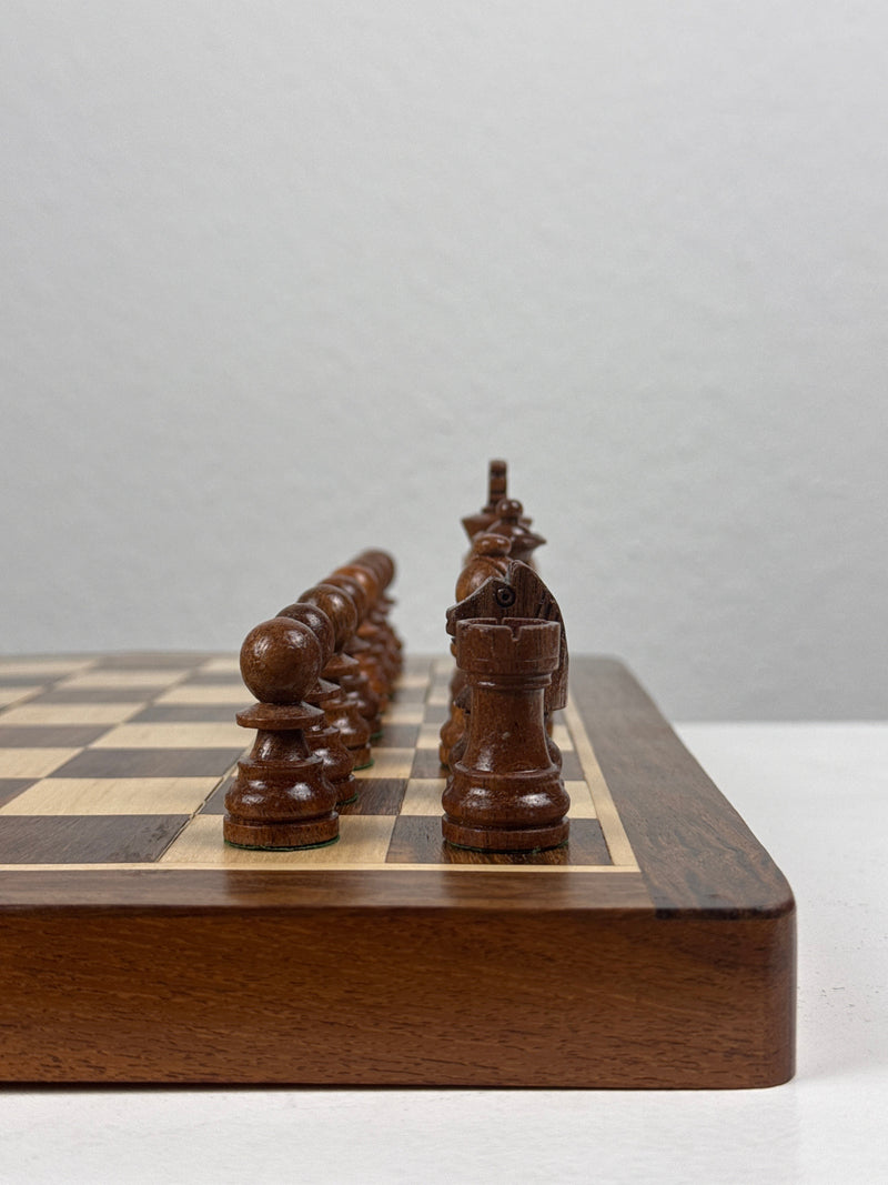 Jeu d’échecs en bois avec plateau (Petit)