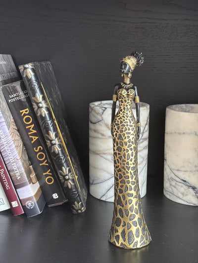 Statue de Femme Africaine en robe léopard élégante