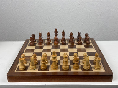 Jeu d’échecs en bois avec plateau (Petit)