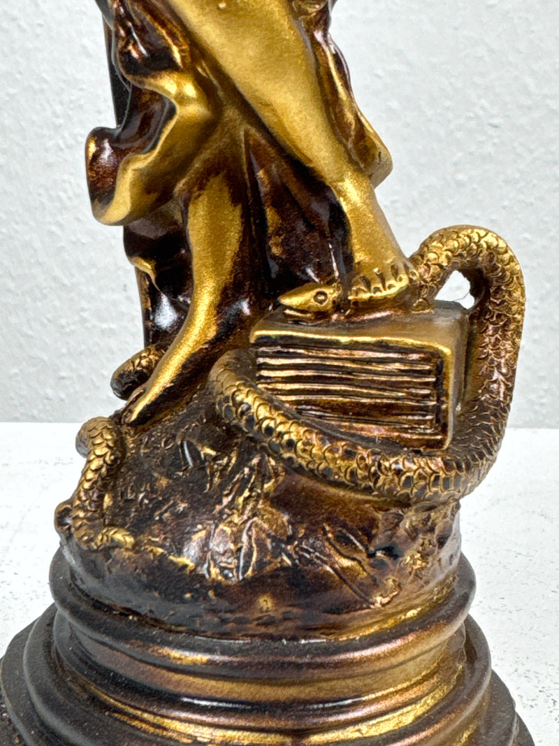 Sculpture de Dame Justice – Symbole de Loi et d’Équité (Petite, Laiton Patiné Noir)