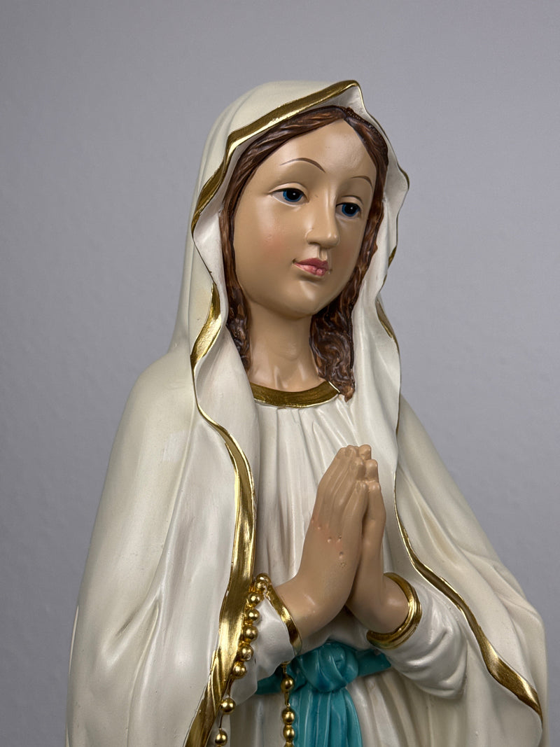 Statue de Notre-Dame de Lourdes