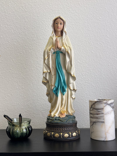 Statue de Notre-Dame de Lourdes