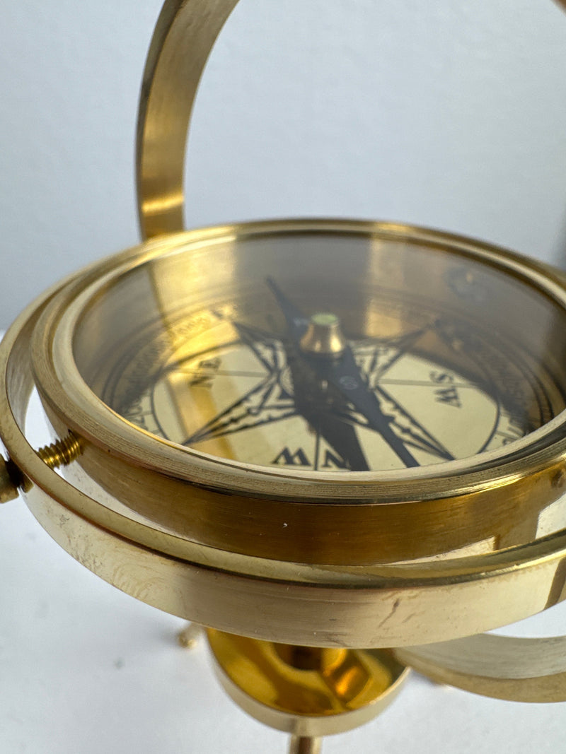 Boussole sur trépied (Laiton)