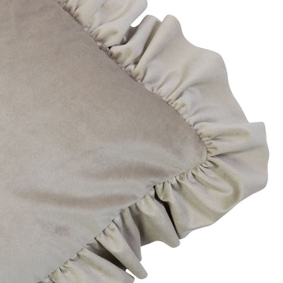 Coussin en Velours Beige avec Volants Élégants