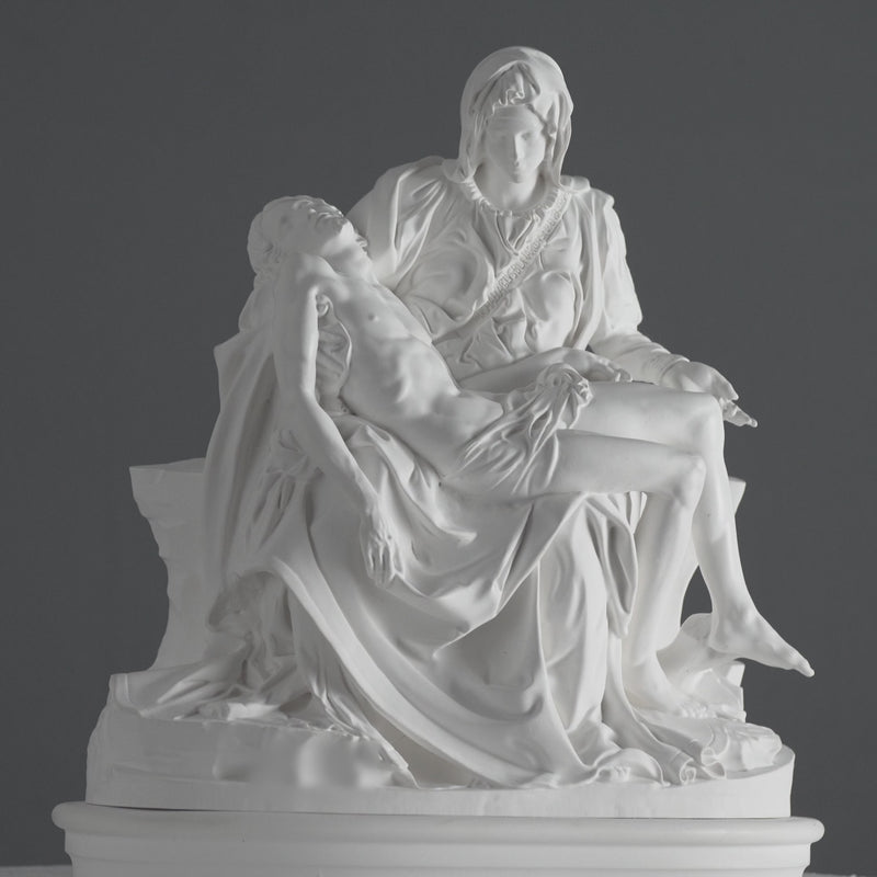 Sculpture de la Pietà de Michel-Ange – Statue Blanche (Musées du Vatican)