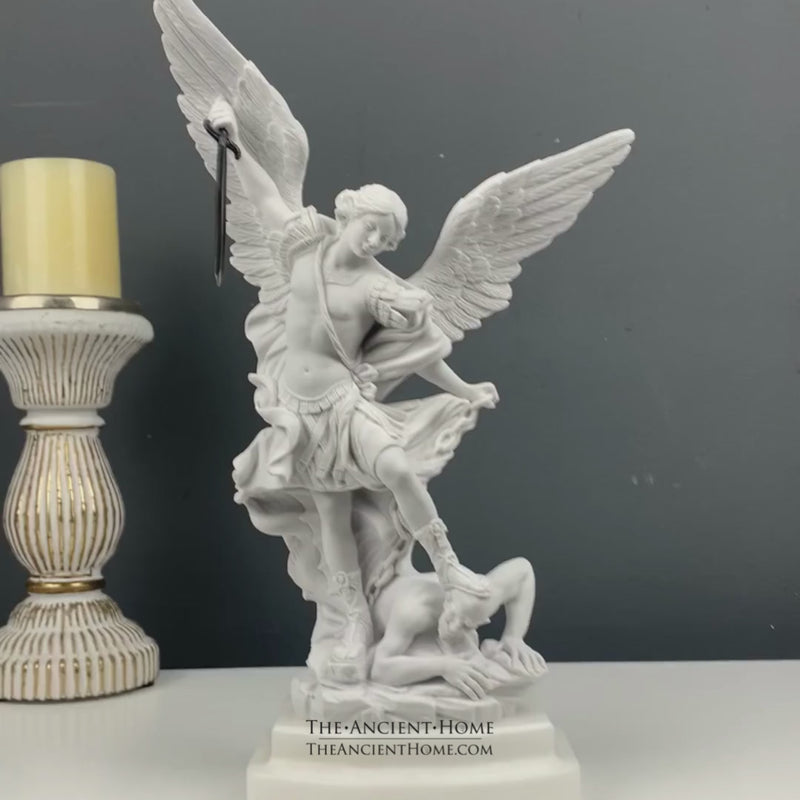 Statue de Saint Michael l&