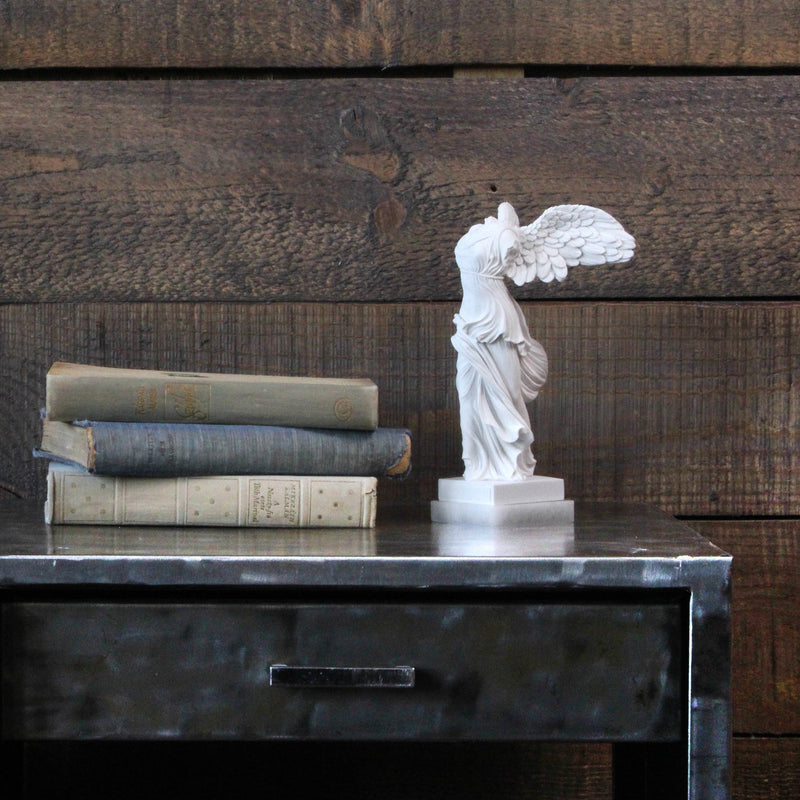 Sculpture Niké - Déesse de la victoire (petite taille) - sculpture en marbre