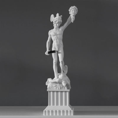 Statue Persée avec la tête de Méduse - sculpture en marbre