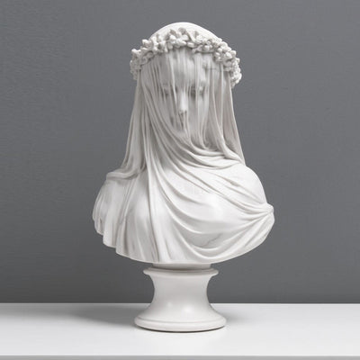 Buste de la Vierge Voilée - veineuse et polie - sculpture en marbre