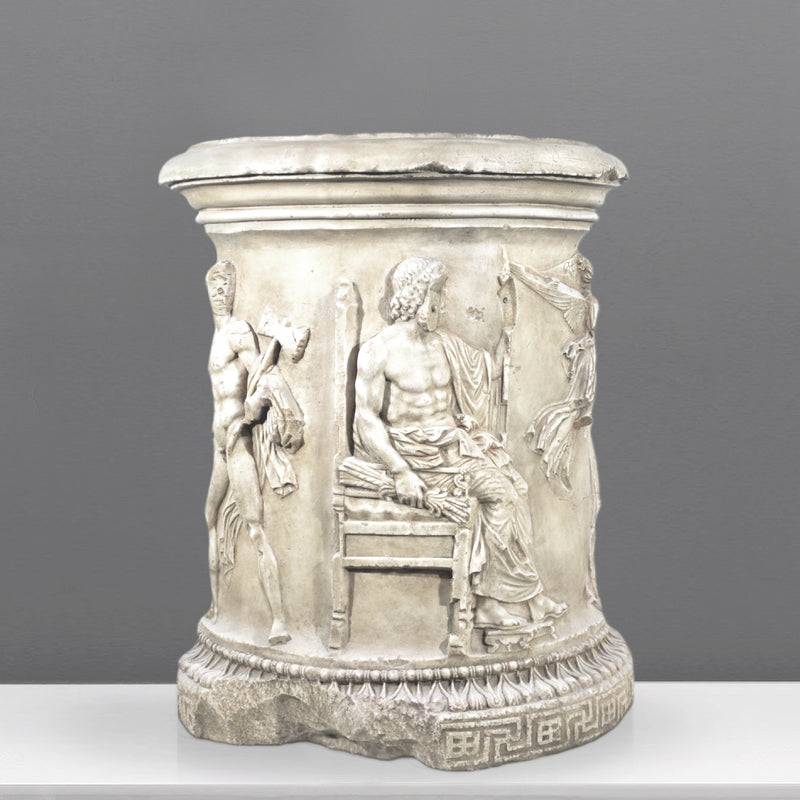 Puits romain - grande sculpture en marbre blanc