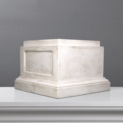 Piédestal - grande sculpture en marbre blanc