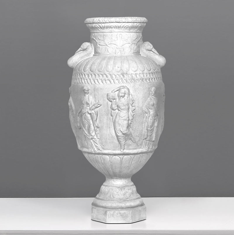 Vase en marbre avec des dames - grande sculpture en marbre blanc