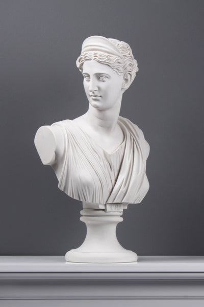 Buste de Diane Chasseresse - sculpture en marbre