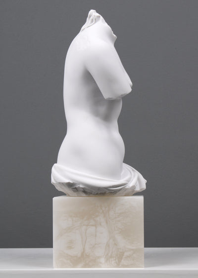 Torse féminin de la Vénus de Milo - sculpture en marbre