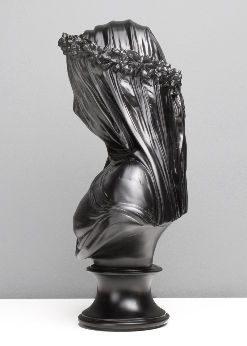 Buste de la Vierge Voilée en noir - sculpture en marbre
