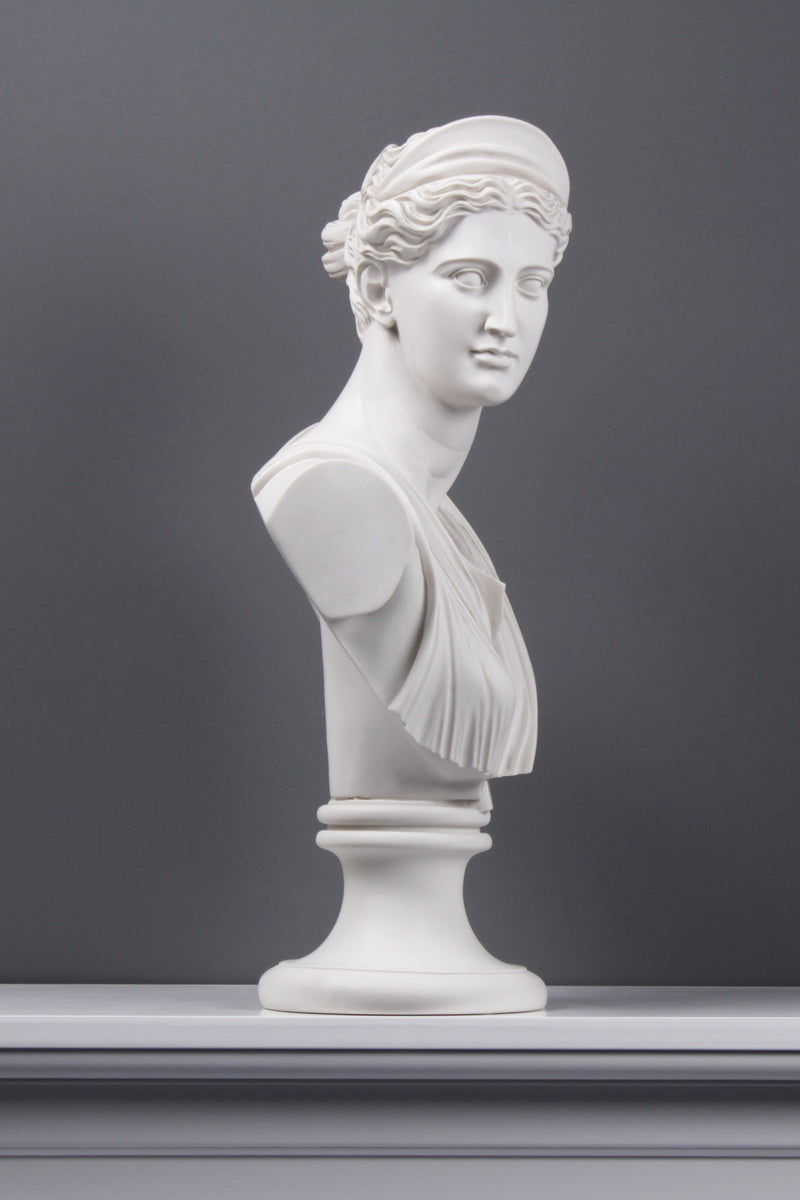 Buste de Diane Chasseresse - sculpture en marbre