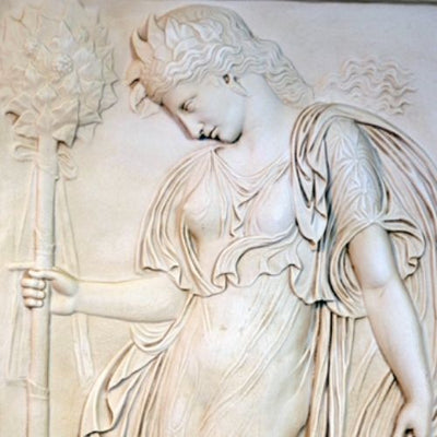 La danse des ménades - bas-relief (à droite) - grande sculpture en marbre blanc