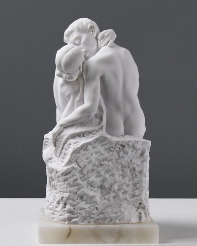 Le Baiser - Statue des deux amants de Rodin - sculpture en marbre