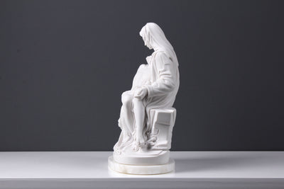 Sculpture Pietà (petite taille) - sculpture en marbre