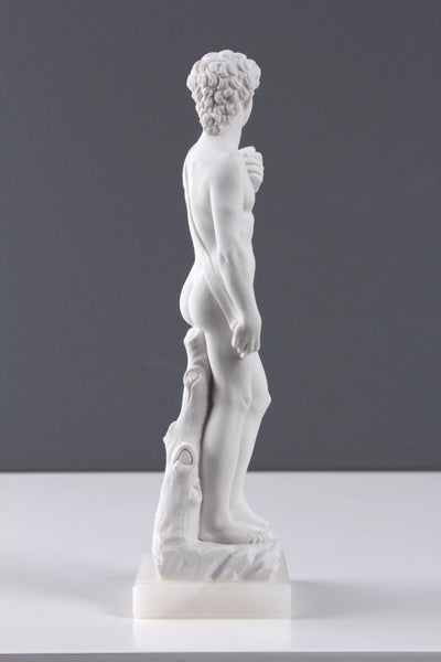 Sculpture David par Michel-Ange - sculpture en marbre