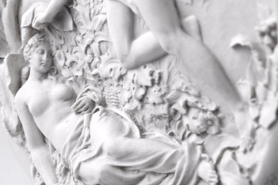 Obéron et Titania - Bas-Relief - sculpture en marbre