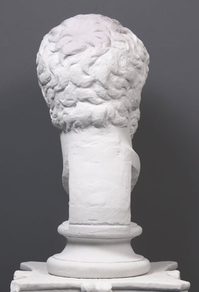 Buste d'Antonin le Pieux - grande sculpture en marbre blanc