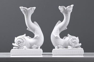 Bougeoir de dauphin classique en paire - sculpture en marbre